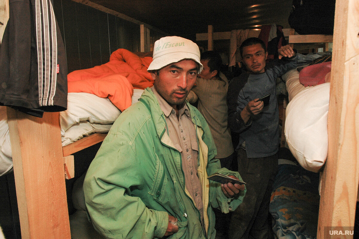 - ты раньше была не такой. раньше ты таким не был. любил и любить буду. я и не была такой. вредная картинка.