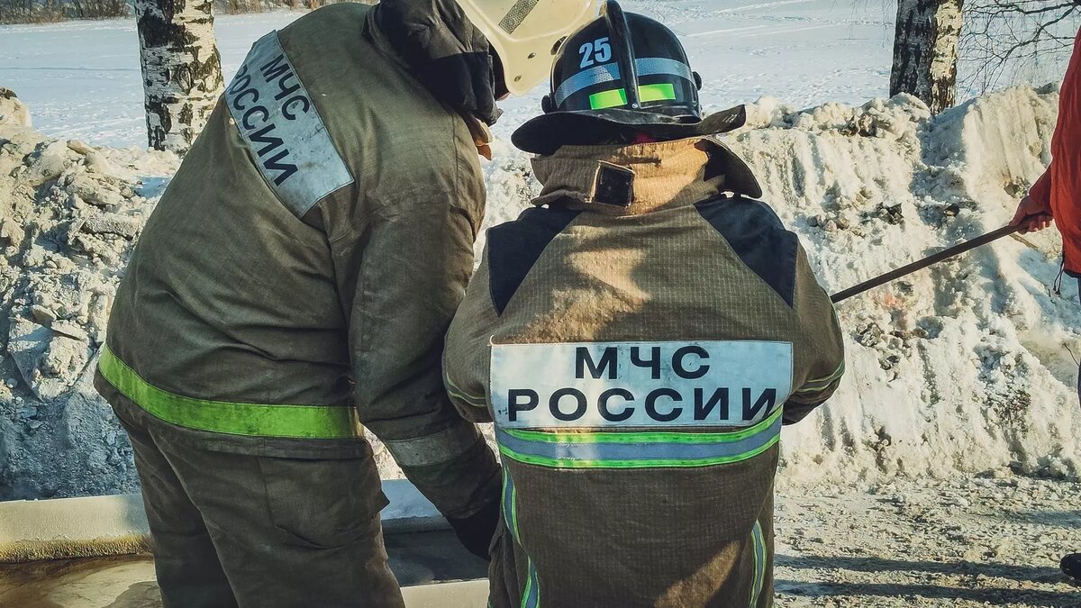     На место выехали экстренные службы.