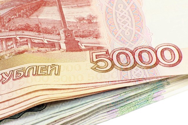    Какую надбавку получат дети-сироты при первом трудоустройстве?