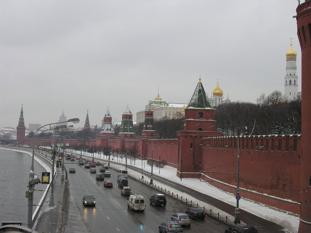 Как выглядит красный кремль Ответы : Как вам идея, перекрасить московский кремль в белый цвет