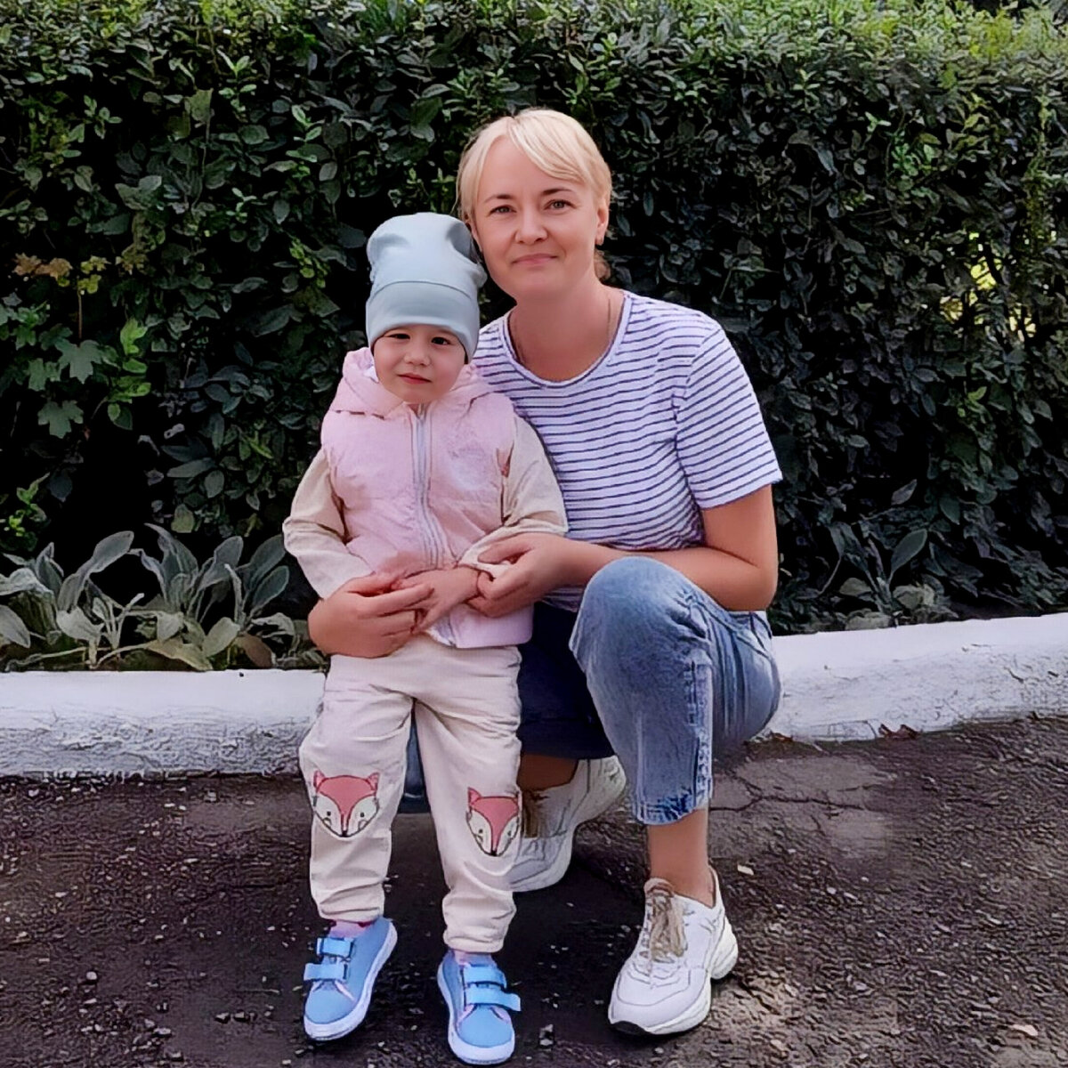 Мама забирает Милану домой