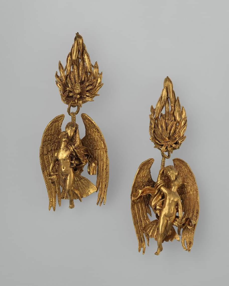 ручные украшения ювелирные. дизайнерские украшения. ювелирный дизайнер. ручные украшения ювелирные. украшение на руку.