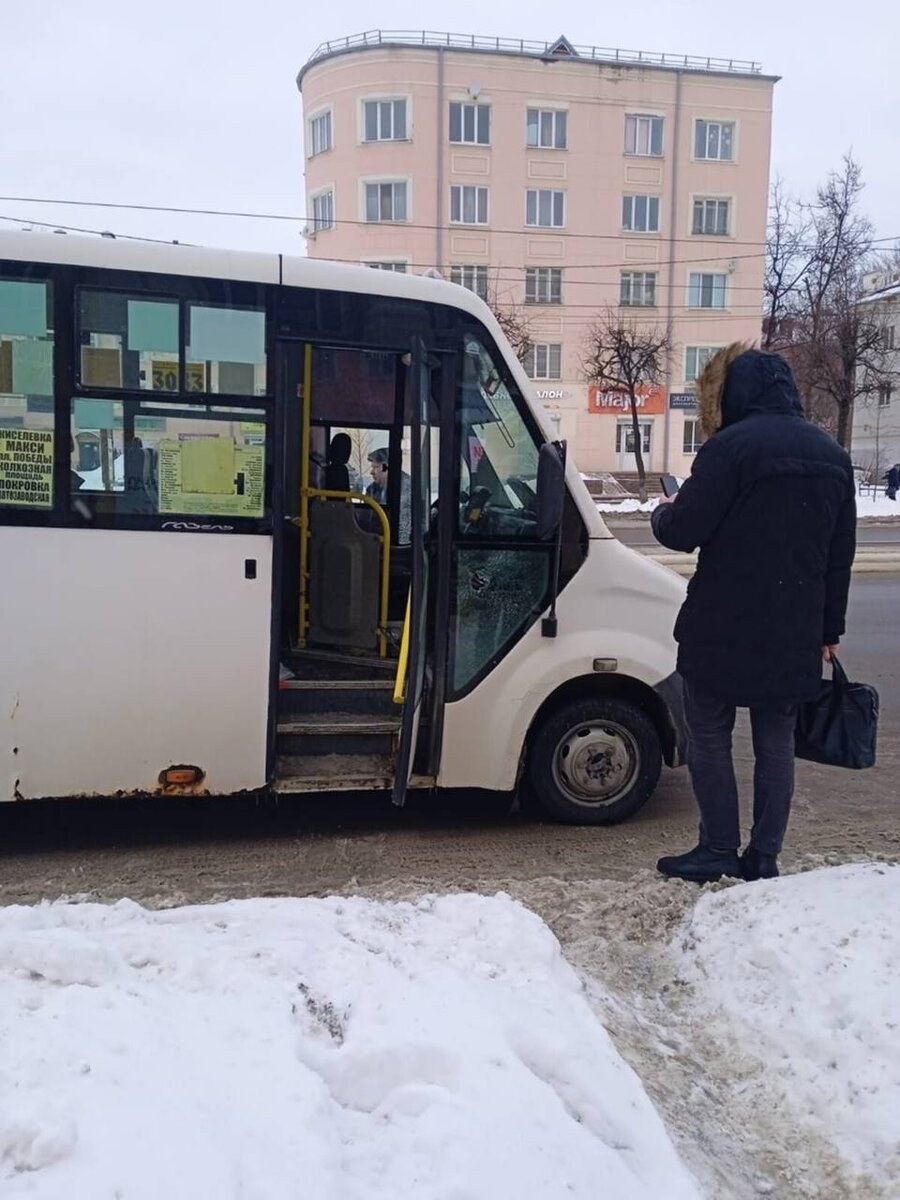 В центре Смоленска расстреляли маршрутку: Что известно на данный момент |  Гость с юга | Дзен