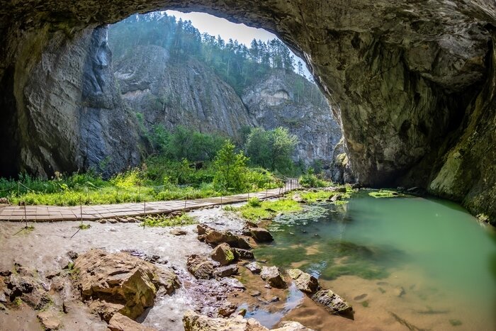 Урал славится не только великолепными горными вершинами, но и многообразием пещер.-2