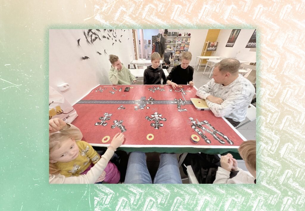 Игры на английском для детей. Рассказ про настольную игру на английском. Игра настольная для проекта по английскому. Старинные настольные игры. Мои увлечения на английском языке.