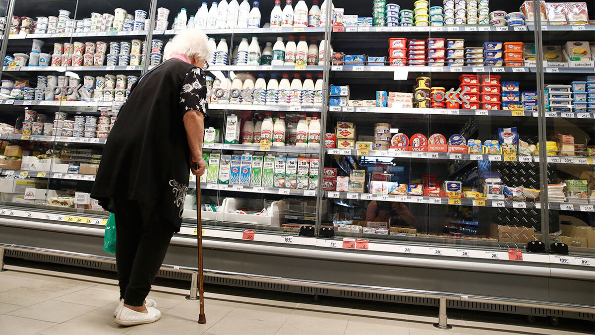 Мнение диетолога об инициативе Госдумы по раздаче пенсионерам продуктов с истекающим сроком годности