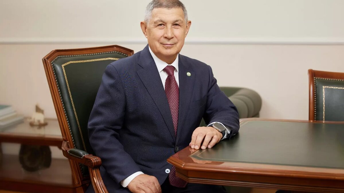     Бывший руководитель министерства экономики Татарстана Марат Сафиуллин стал вице-президентом Академии наук региона. Об этом объявил глава ведомства Рифкат Минниханов.