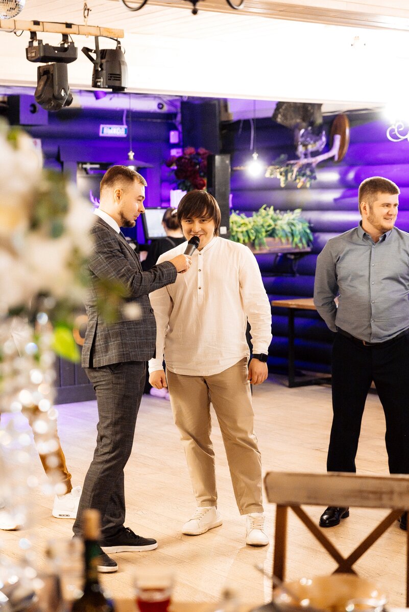 Ведущий Дмитрий Смирнов