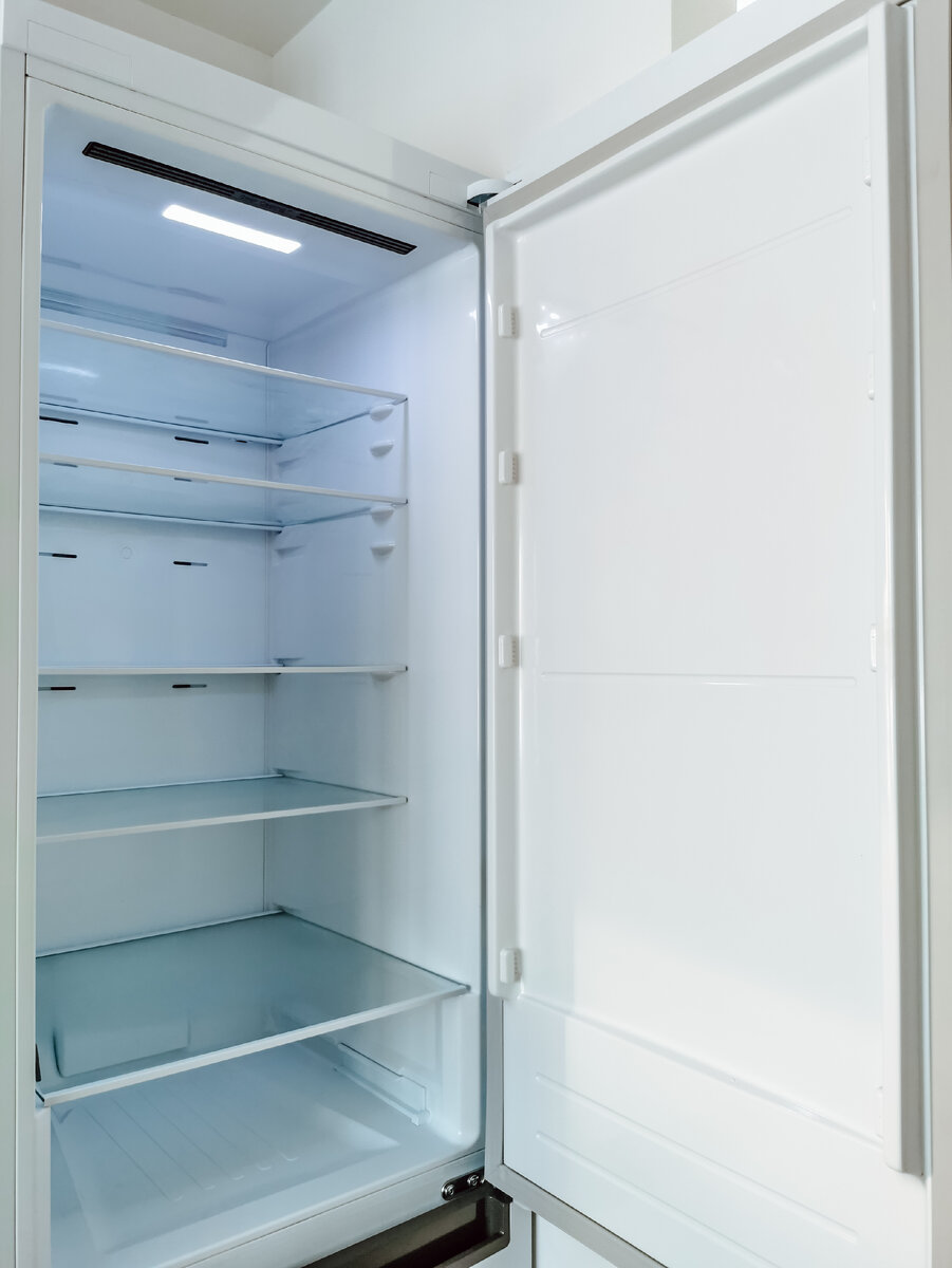 Холодильник в процессе 