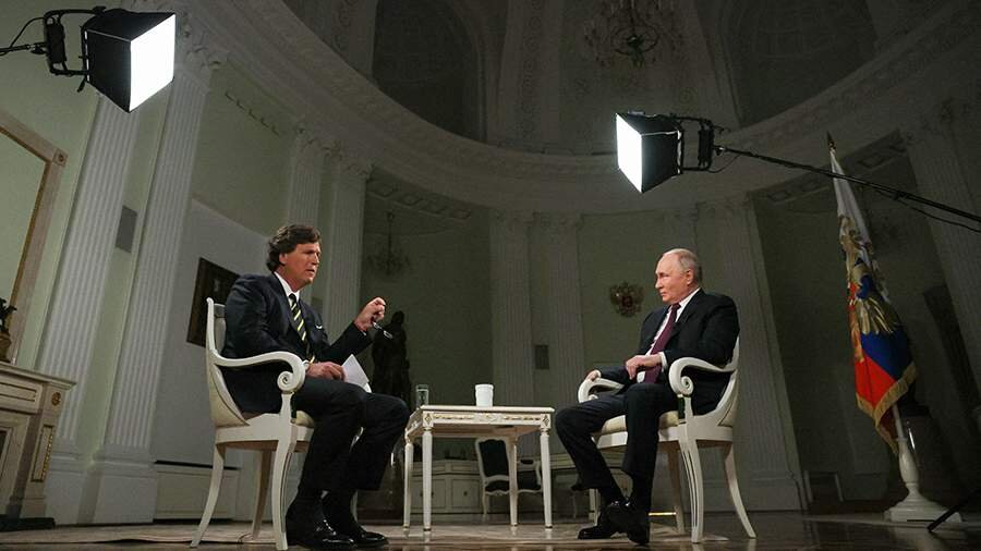 Сколько посмотрели интервью такера карлсона. Сколько посмотрели интервью такера карлсона. Fox news ведущие. Ведущий телеканала fox такер карлсон. Сколько посмотрели интервью такера карлсона.