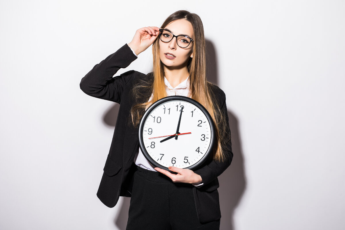 Эта обложка была создана с помощью ресурсов с freepik.com