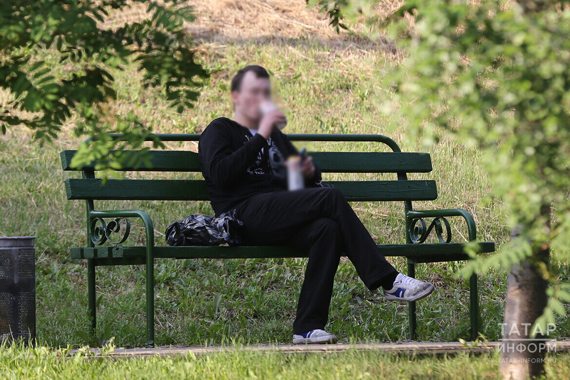 Химическая зависимость возникает из-за воздействия на организм наркотиков, алкоголя, никотина. Фото: © «Татар-информ»