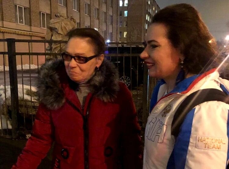 Оксана Кошелева спустя 35 лет встретила маму