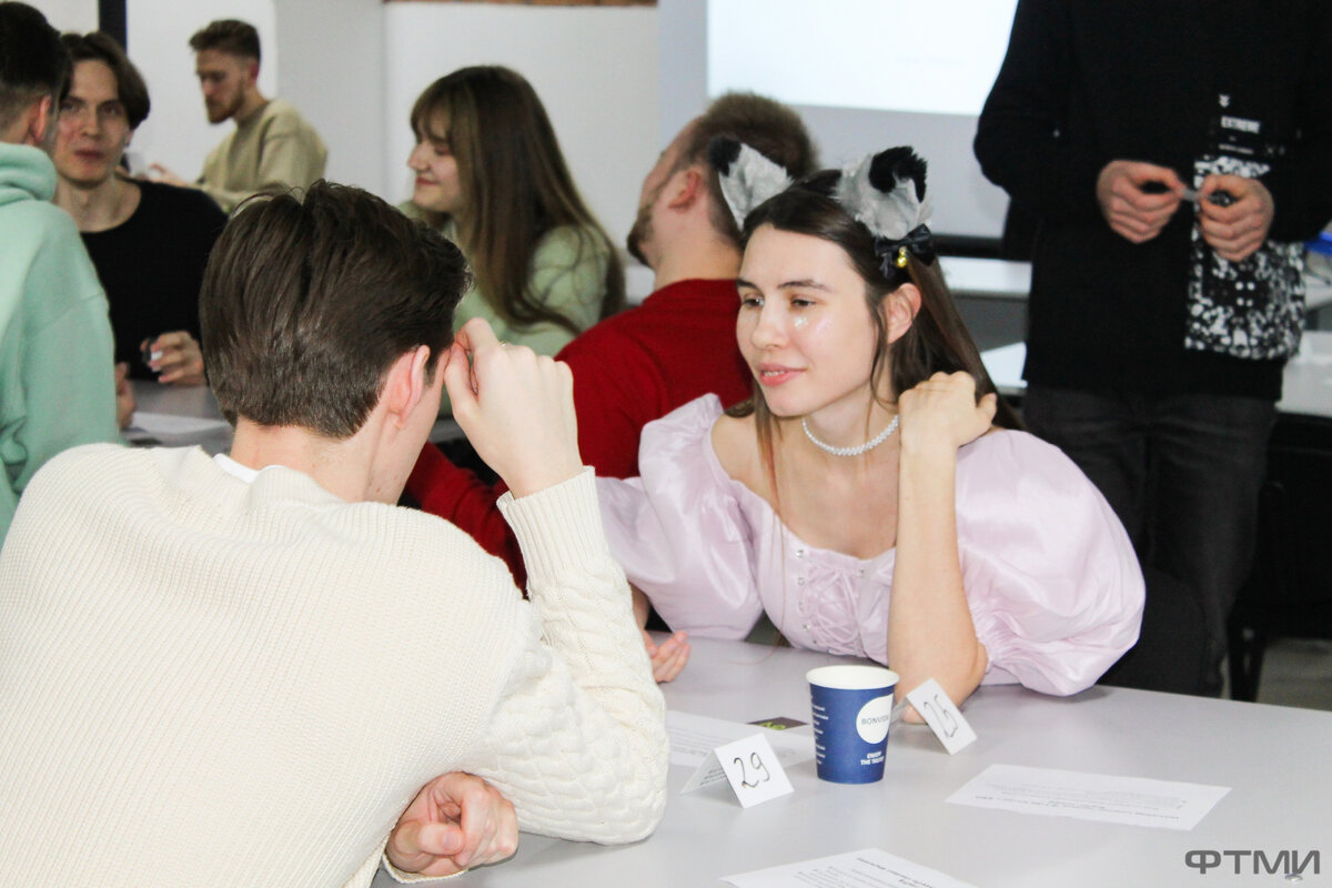 Студенты ИТМО на нетворкинг-мероприятии. Фото: Офис продвижения ФТМИ ИТМО.