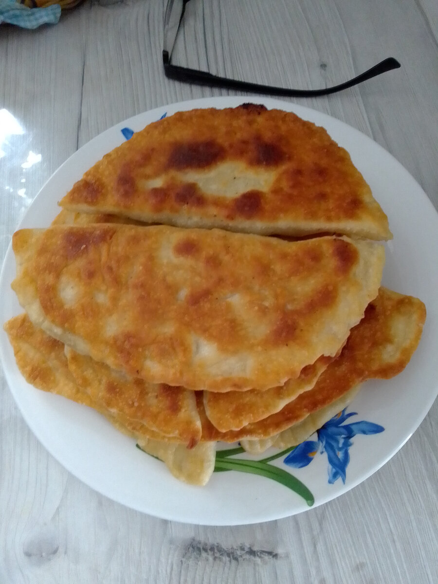 чебуреки с мясом