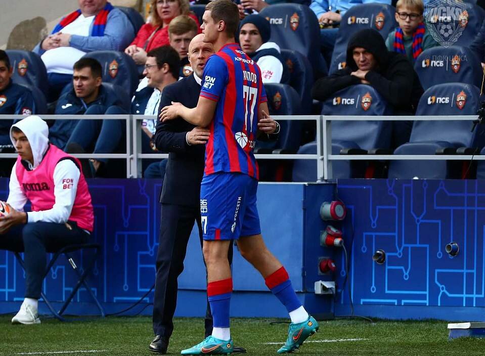 4 тур цска факел. цска спортивная. футбольный матч. факел цска 2000. факел цска товарищеский.