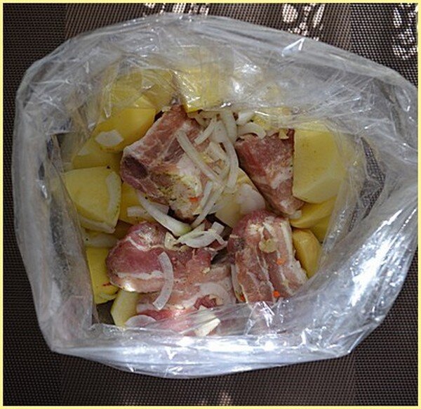 Свиные ребрышки с картошкой в духовке - рецепты с фото