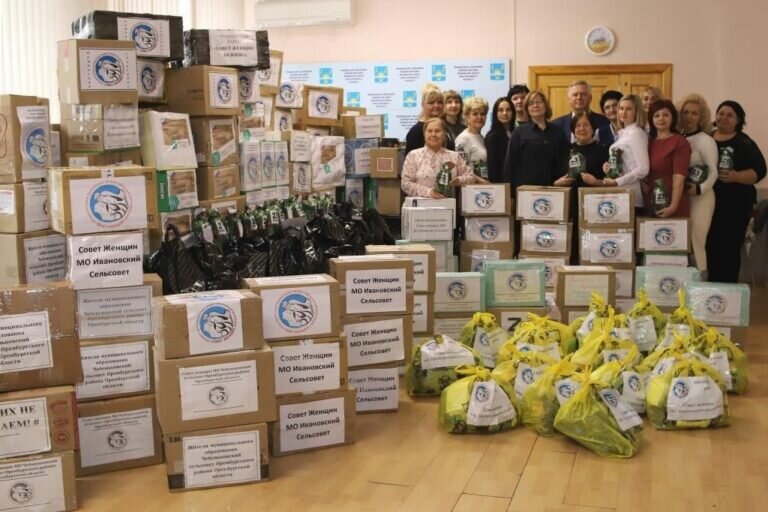    Более 500 посылок отправят бойцам СВО ко Дню защитника Отечества из Оренбургского района Кристина Просвиркина