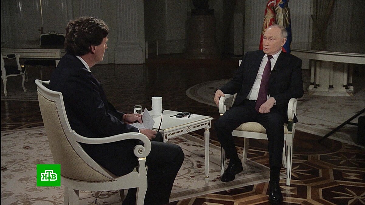   Путин подарил Карлсону копии писем Богдана Хмельницкого