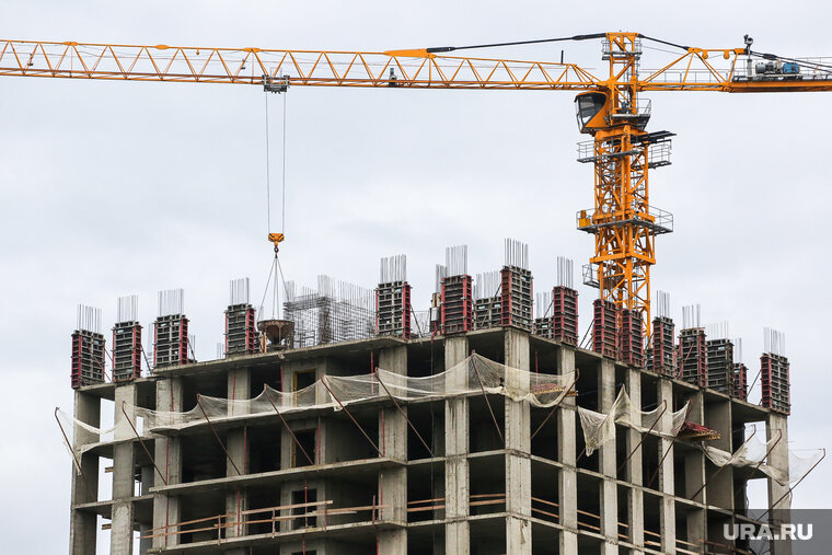 новый год в жилом комплексе. двор жк зимой. благоустройство города зимой. зимний рендер жк. в сивкова 182 ижевск.