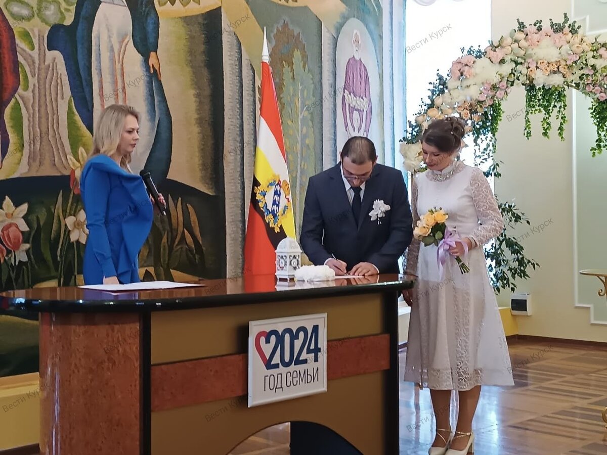    В Курск прибыл огонь семейного очага "Сердце России"