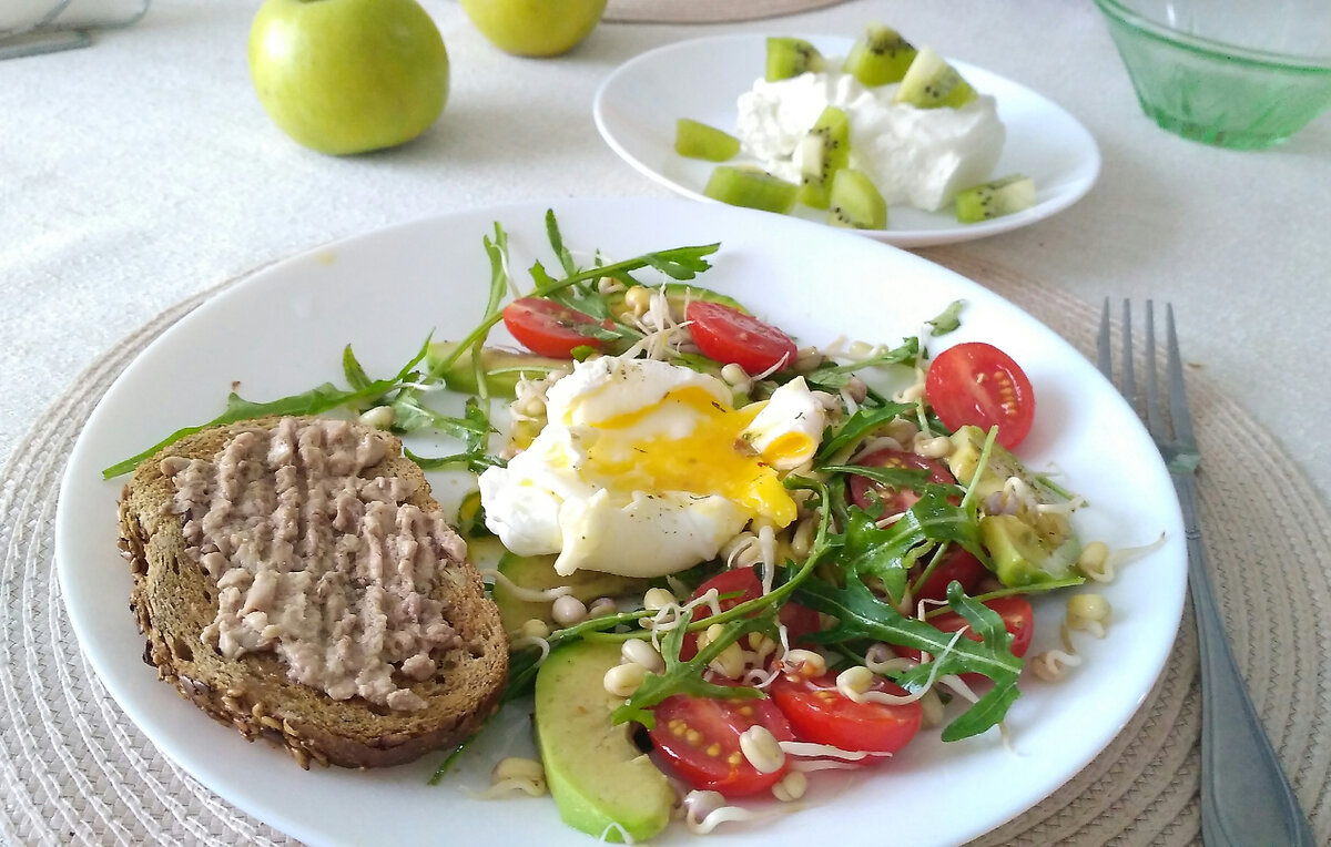 А я соскучилась по ярким тарелочкам Оли З. И по самой Оле! 