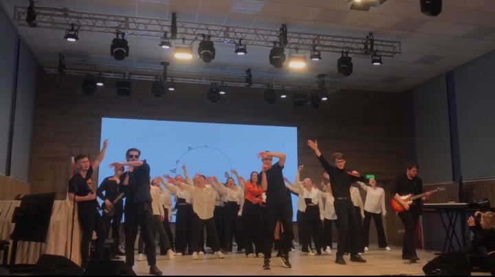 Финальные аккорды, скрин автора с видео