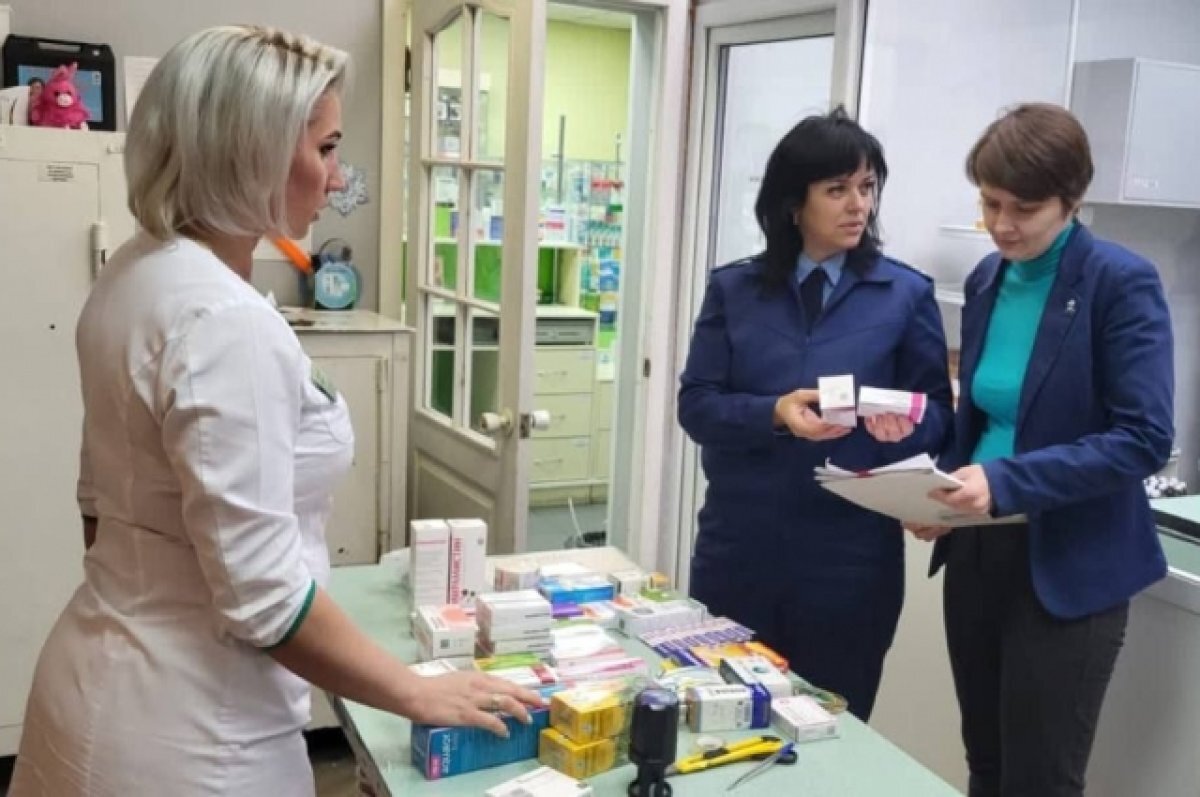    Прокуратура Пролетарского района проверяет учет лекарств в аптеках