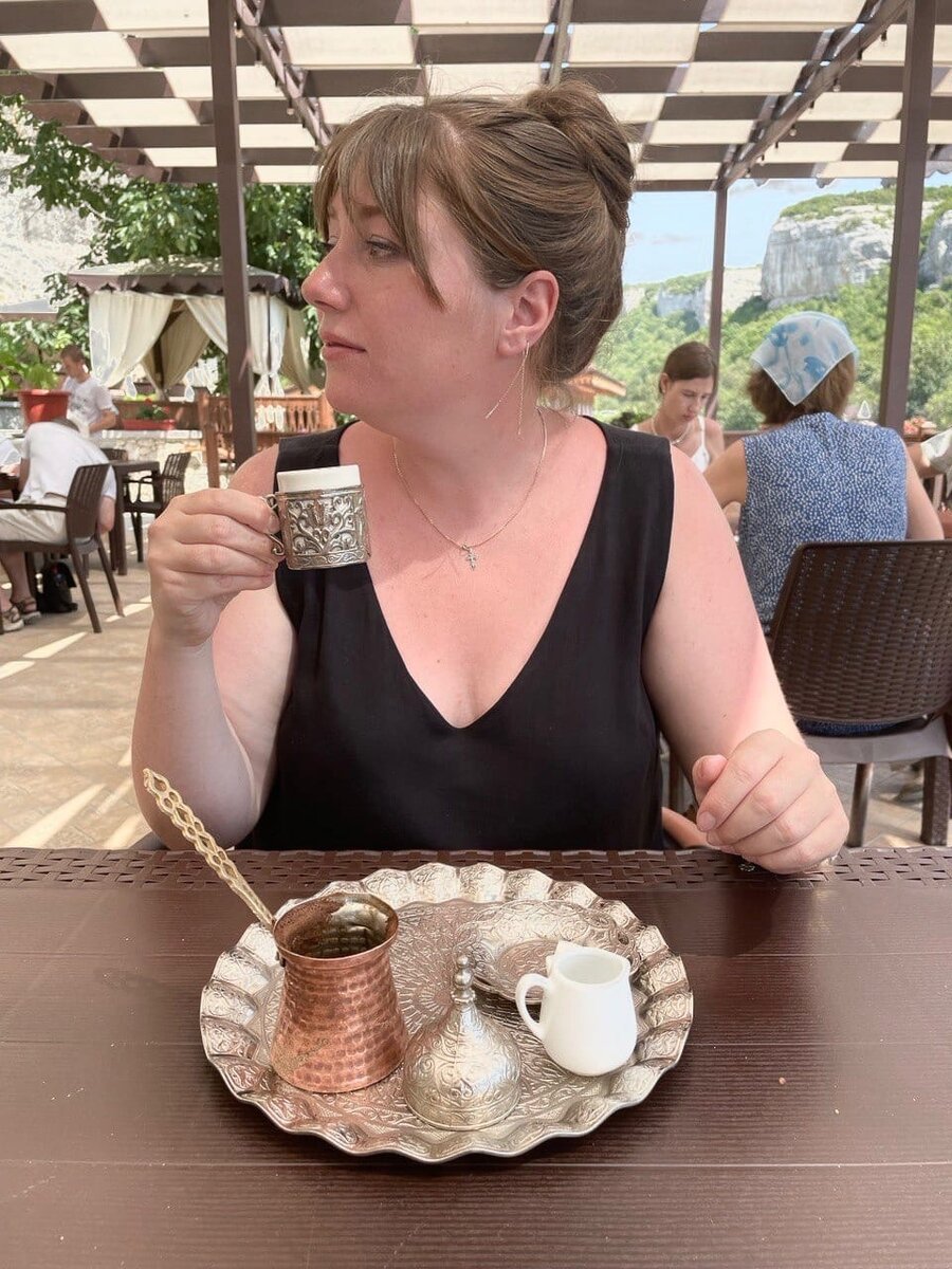 вы ошибаетесь когда говорите что. родной человек важнее принципов и обид. родной человек важнее принципов и обид картинки. никто не знает что на душе у человека который всегда улыбается. умные высказывания.