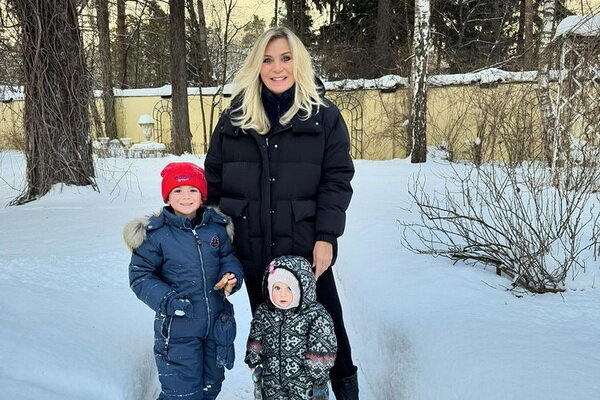 Марина Юдашкина сделала каток для внуков в Подмосковье возле дома - зимние ФОТО 2024 год