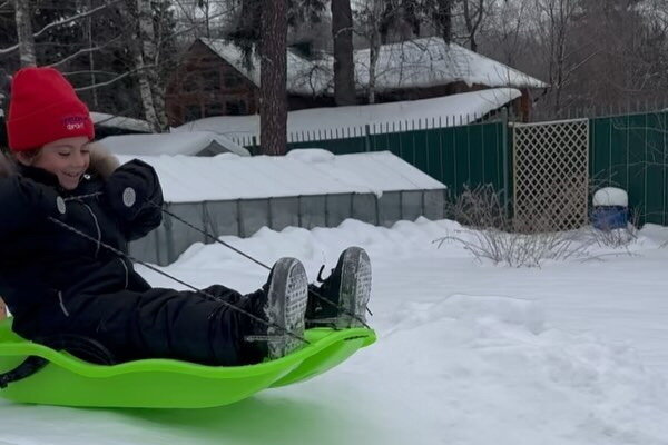 Марина Юдашкина сделала каток для внуков в Подмосковье возле дома - зимние ФОТО 2024 год