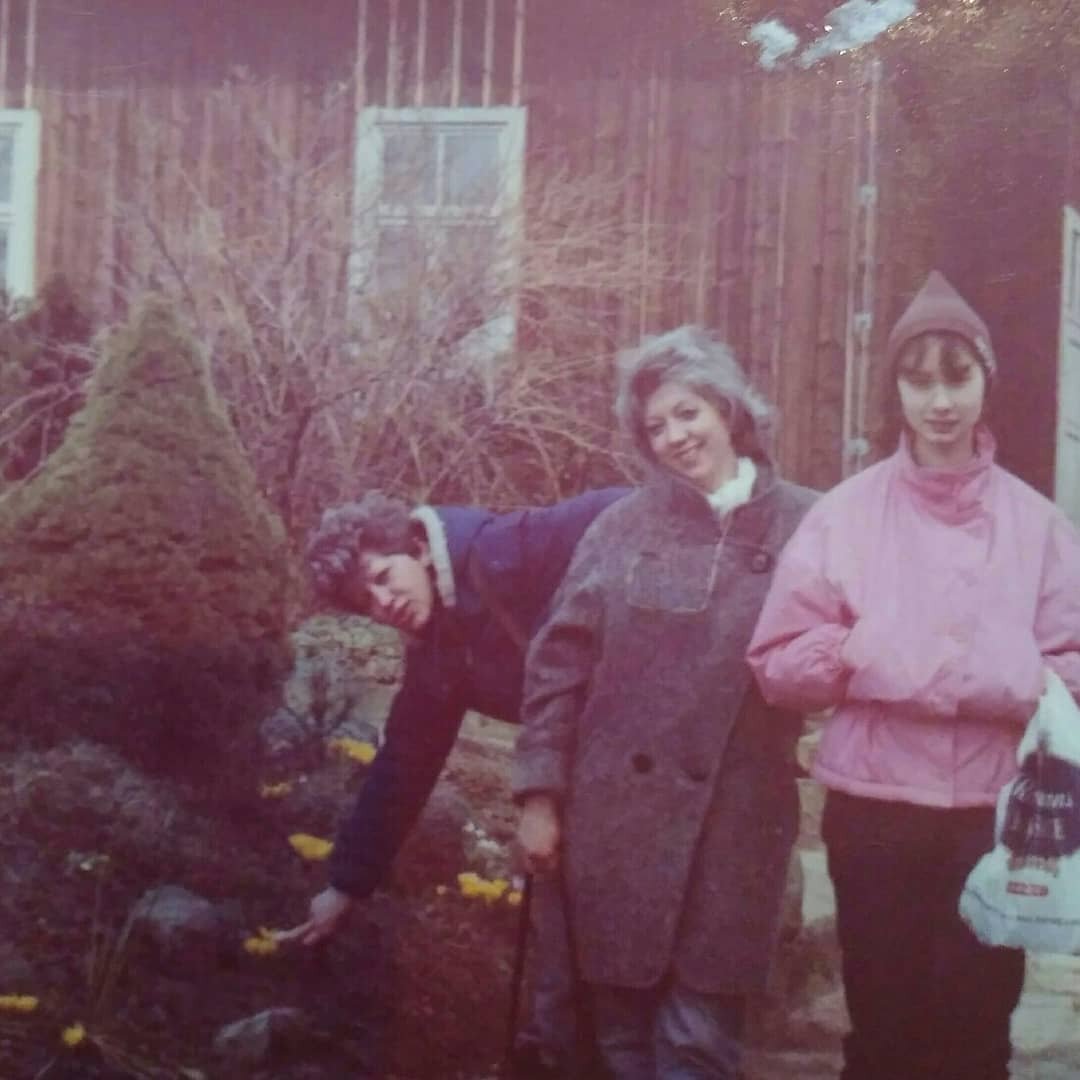 Я справа, если что)))