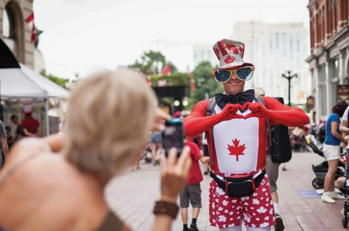 The people of canada celebrate. Гражданский праздник в Канаде. День Канады. Праздник день Канады Канады. Традиции канадцев.