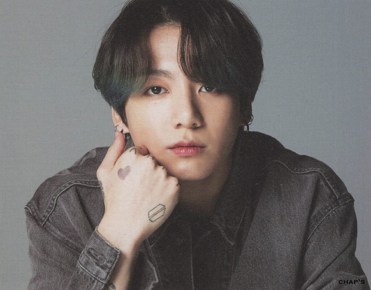 We:a kpop участники рон. Монумент бтс. Дранк дезэр кпоп. Монумент бтс. Монумент бтс.