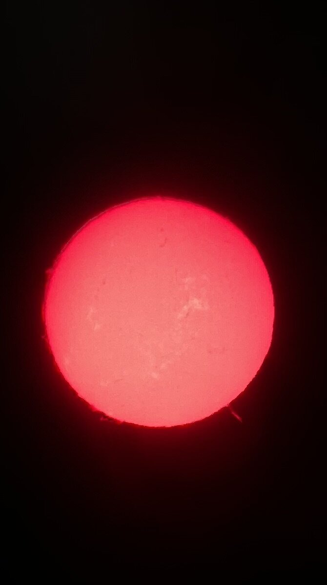 красное солнце днем. красное солнце сегодня. красный закат. солнышко. Manu солнце.