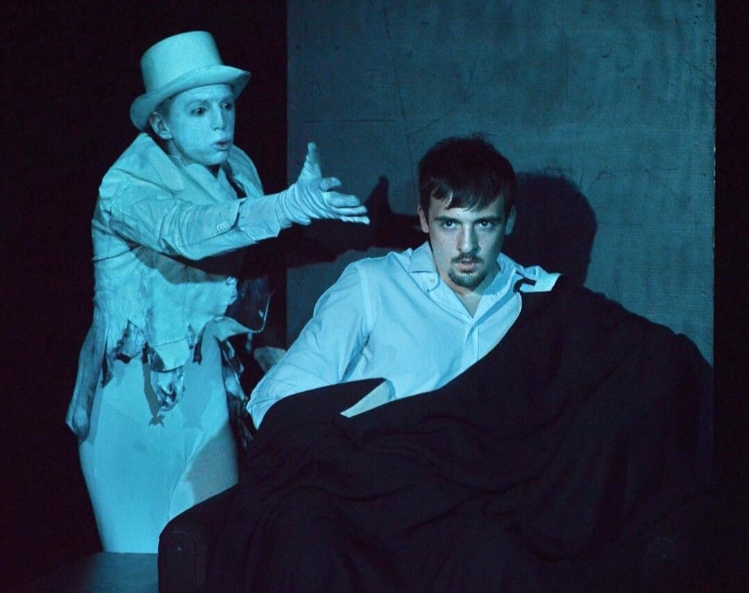 На сцене театра "Цехъ"