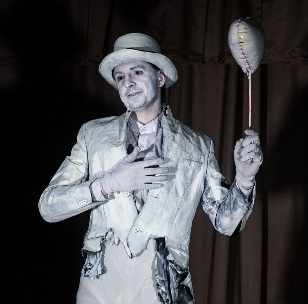 На сцене театра "Цехъ"