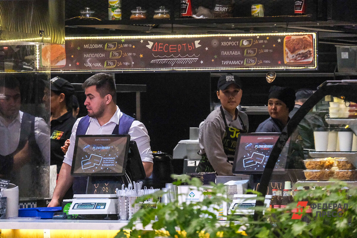 Россиянам позволят есть продукты прямо в супермаркетах.  Фото: Полина Зиновьева