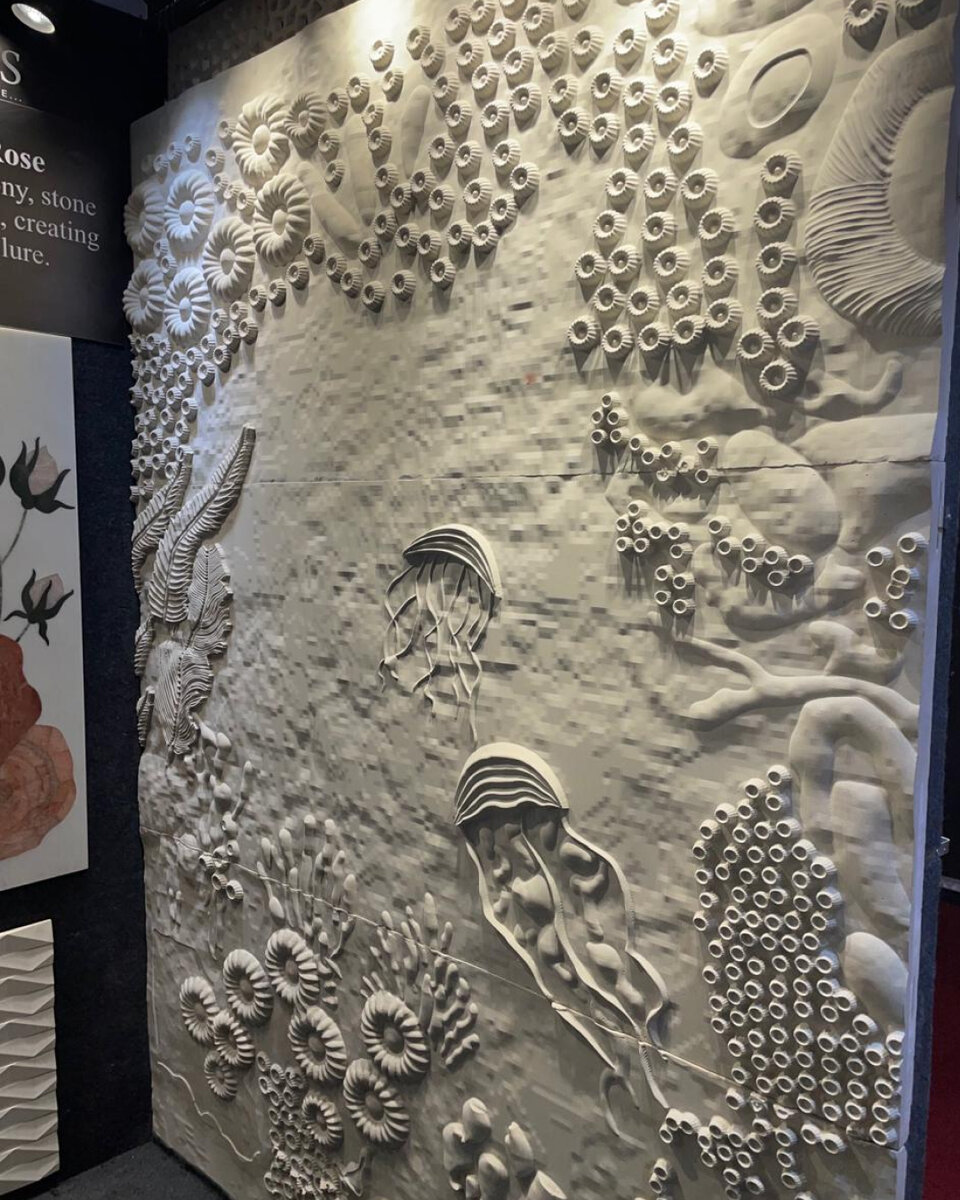 самоцветы драгоценные камни. янтарь с инклюзами. модные украшения с камнями 2023. клинкерная плитка white hills. опал гиалит камень.