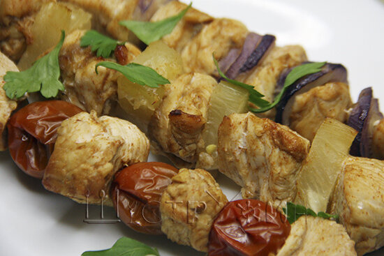 Шашлычки из курицы в духовке на ужин.