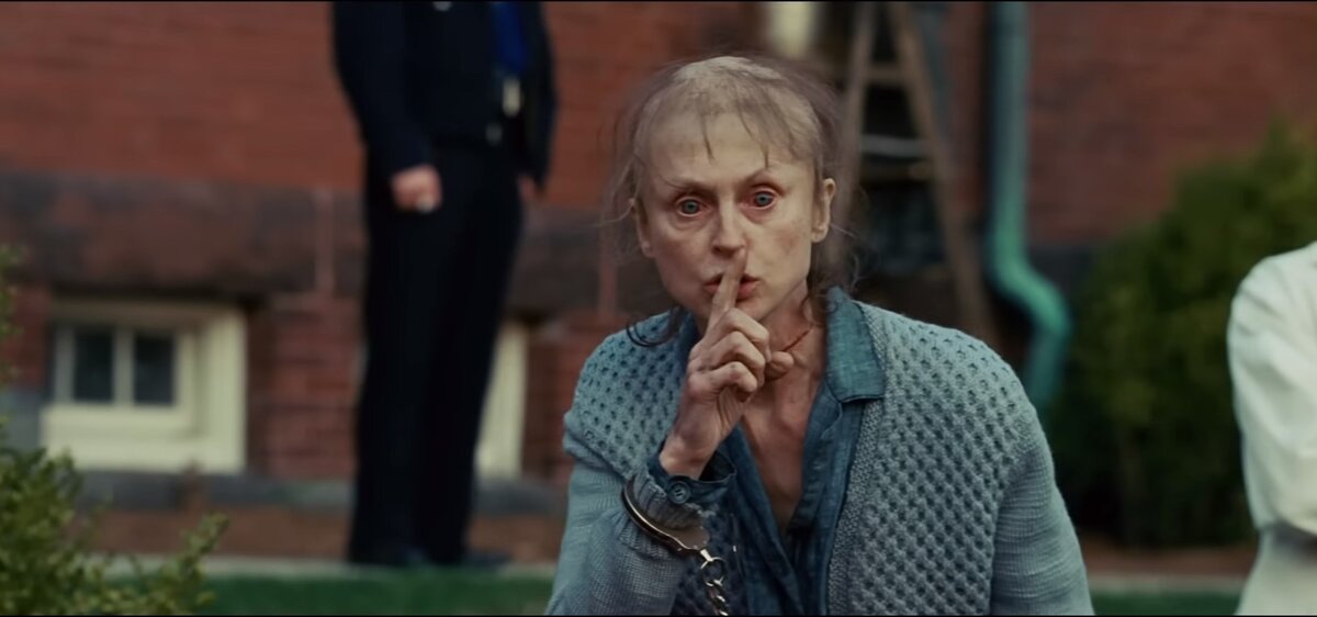 Кадр из фильма "Остров проклятых". Эпизодическая роль, зато как сыграно! И без слов...