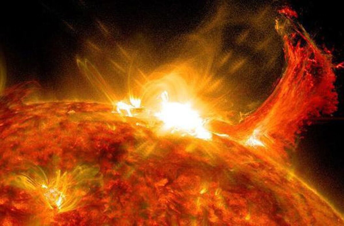 Экстремально мощная вспышка зарегистрирована на Солнце 9 февраля 2024 года. 