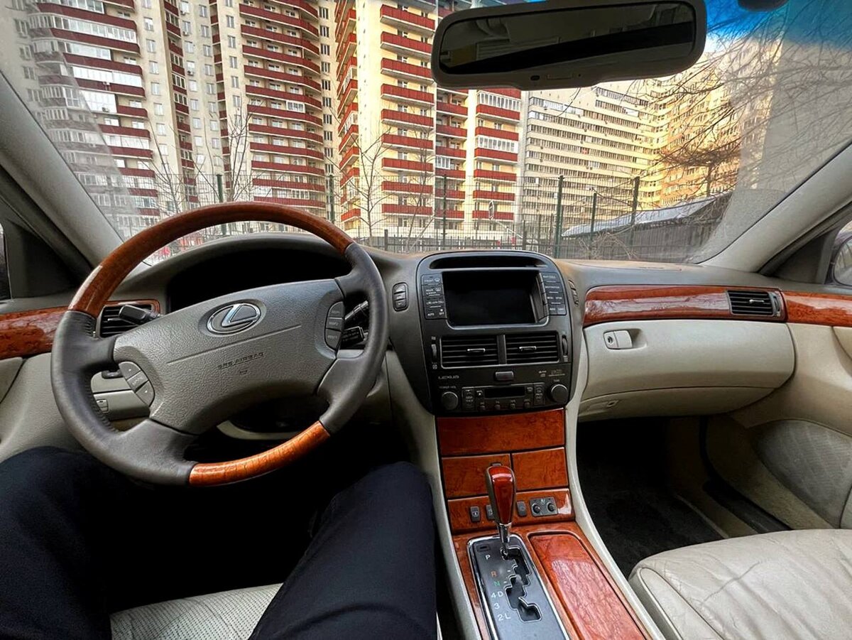 Салон Lexus LS 430. Фото с сайта - auto.ru