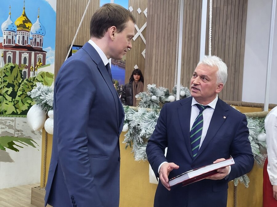 Губернатор Павел Малков обсуждает с президентом Всероссийской федерации самбо вопросы взаимодействия