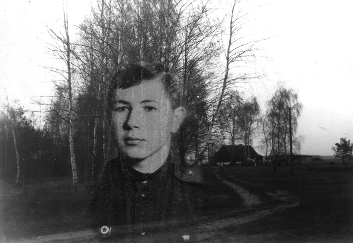 А вот здесь у нас хата Бриля, шо служыв на Украине