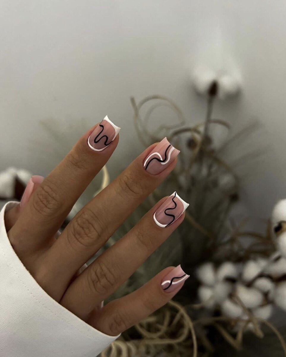 шеллак бордо вишня 2020. красивый однотонный маникюр. маникюр 2023 миндаль матовый. маникюр на короткие овальные ногти. фиолетовый маникюр.