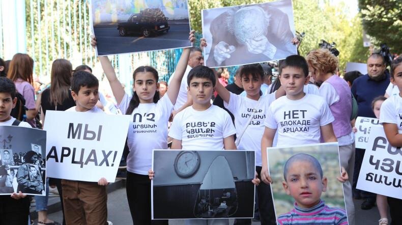 Дети блокадного Арцаха (Нагорного Карабаха). Фото из открытых источников сети Интернета (Яндекс - картинки)