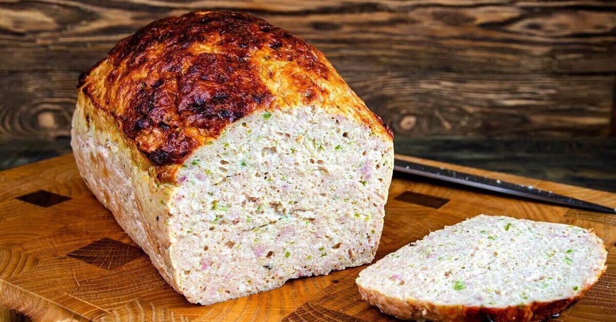 Мясной хлеб с сыром. Мясной хлеб. Мясо в хлебе в духовке. Булка с мясным хлебом. Хлебец мясной.