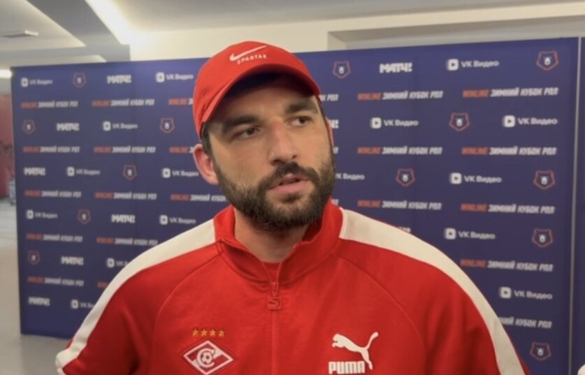 Георгий Джикия отвечает на вопросы журналистов в ОАЭ.