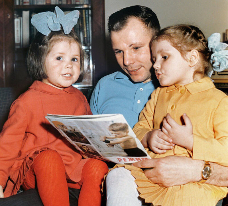 Потомки юрия гагарина. Семья Юрия Гагарина семья Юрия Гагарина. Дочь Юрия Гагарина.